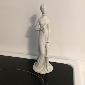 White Porcelain Lady with umbrella and handkerchief trimmed with gold Italy